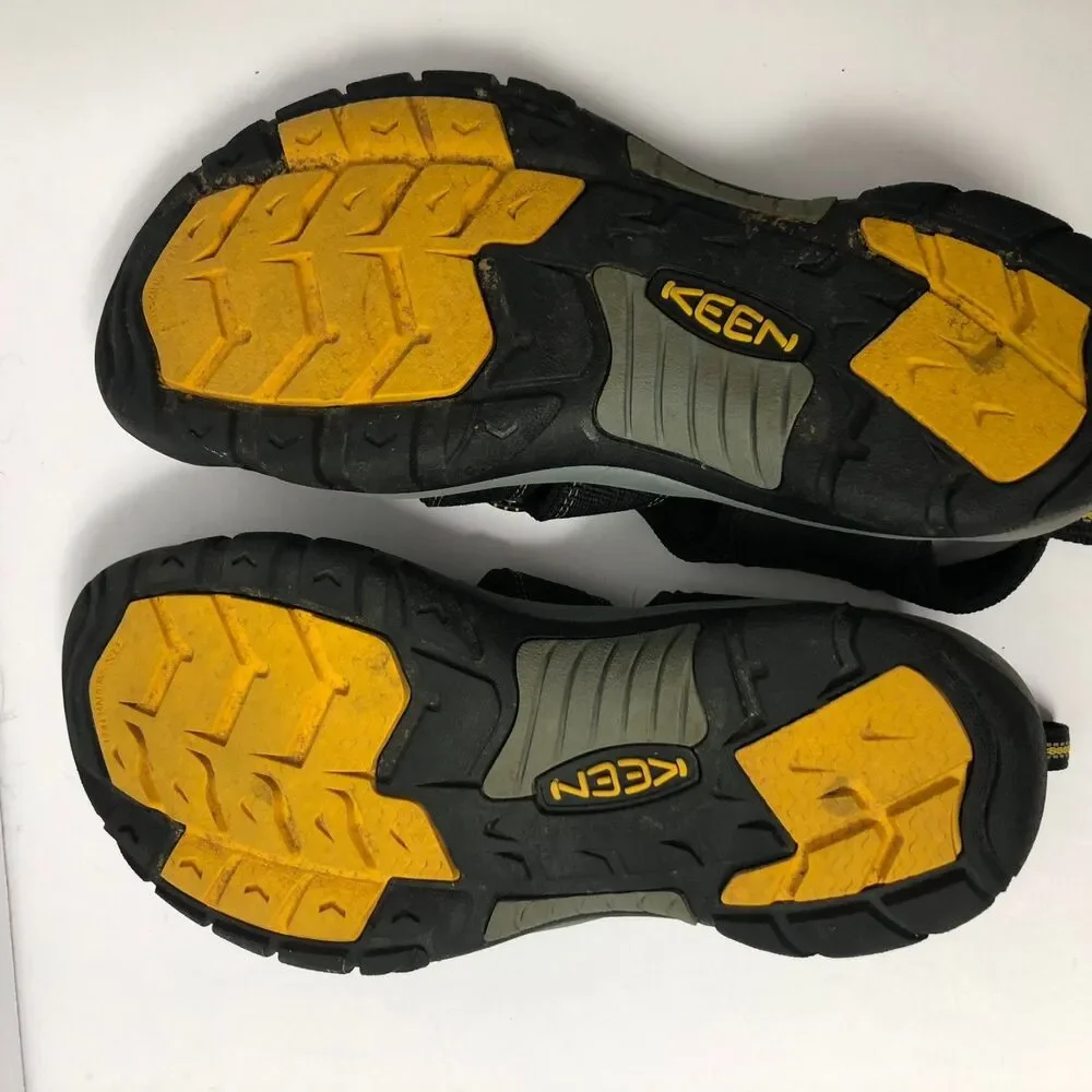 KEEN Men's Size 10.5 Newport H2 Water Sport Hybrid Sandal Black Yellow Outdoor